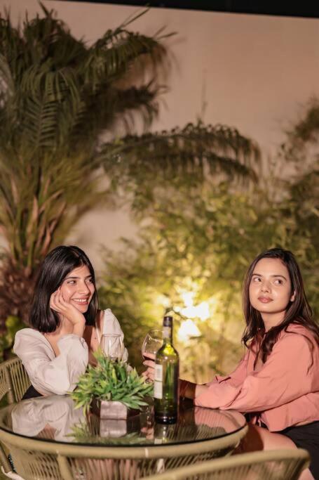 Saiba Outhouse- 4 Bed Room- Pool- Theatre- Partyhall- Garden & Terrace Sitting Area Jaipur Ngoại thất bức ảnh