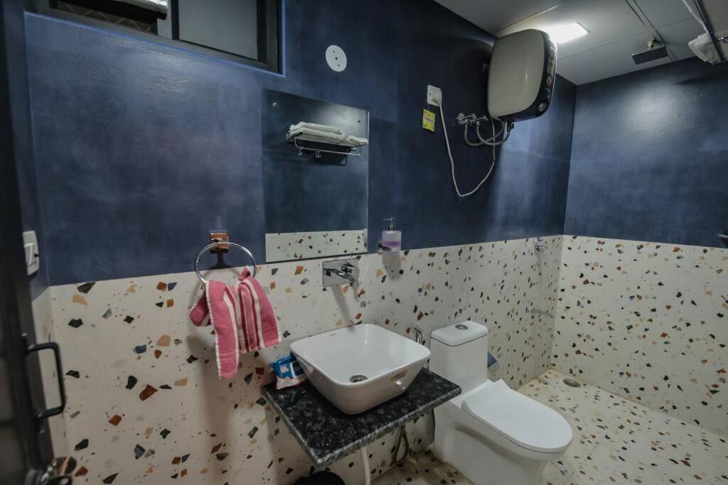 Saiba Outhouse- 4 Bed Room- Pool- Theatre- Partyhall- Garden & Terrace Sitting Area Jaipur Ngoại thất bức ảnh