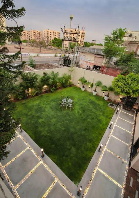 Saiba Outhouse- 4 Bed Room- Pool- Theatre- Partyhall- Garden & Terrace Sitting Area Jaipur Ngoại thất bức ảnh