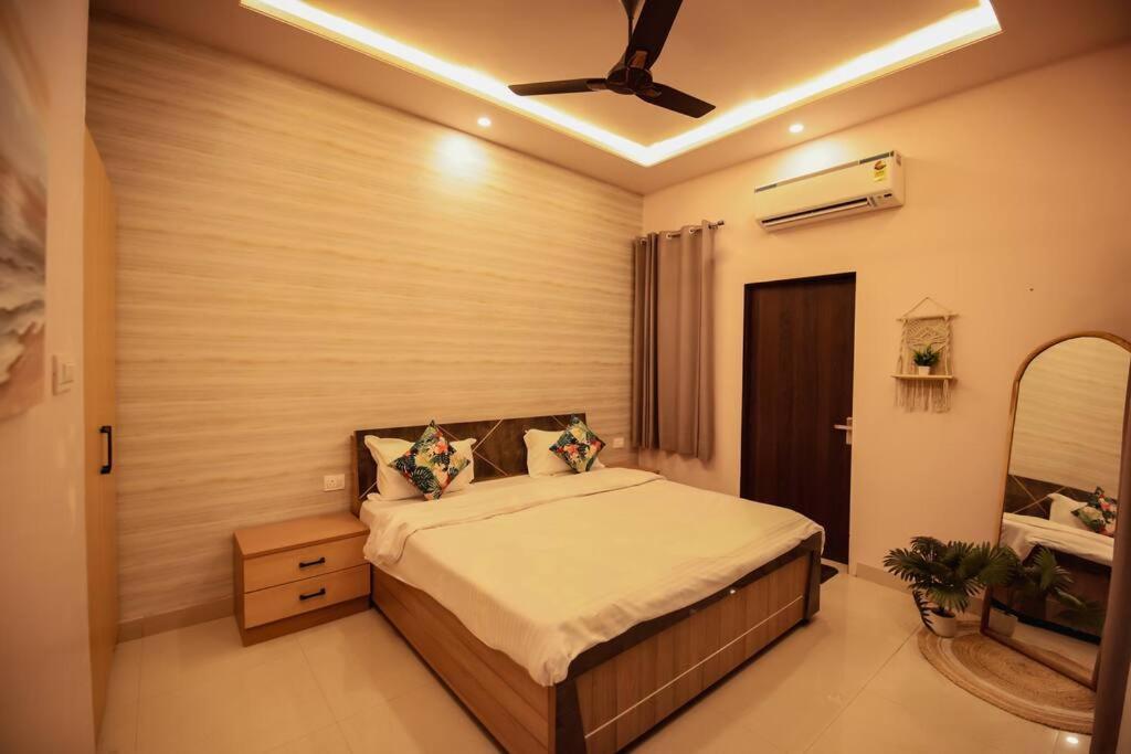 Saiba Outhouse- 4 Bed Room- Pool- Theatre- Partyhall- Garden & Terrace Sitting Area Jaipur Ngoại thất bức ảnh