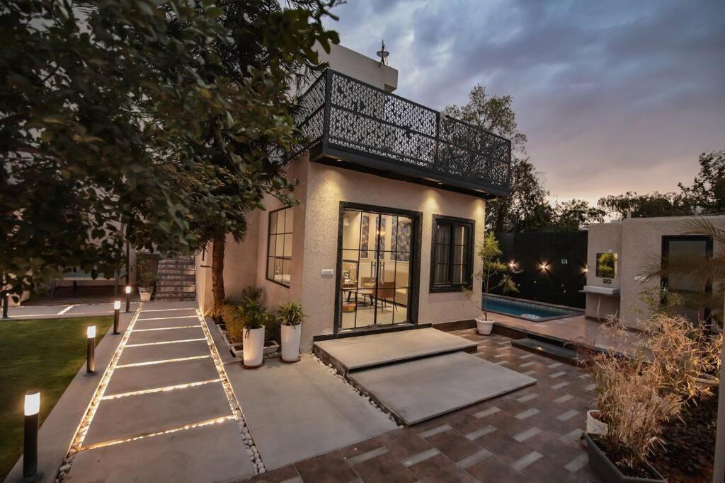 Saiba Outhouse- 4 Bed Room- Pool- Theatre- Partyhall- Garden & Terrace Sitting Area Jaipur Ngoại thất bức ảnh