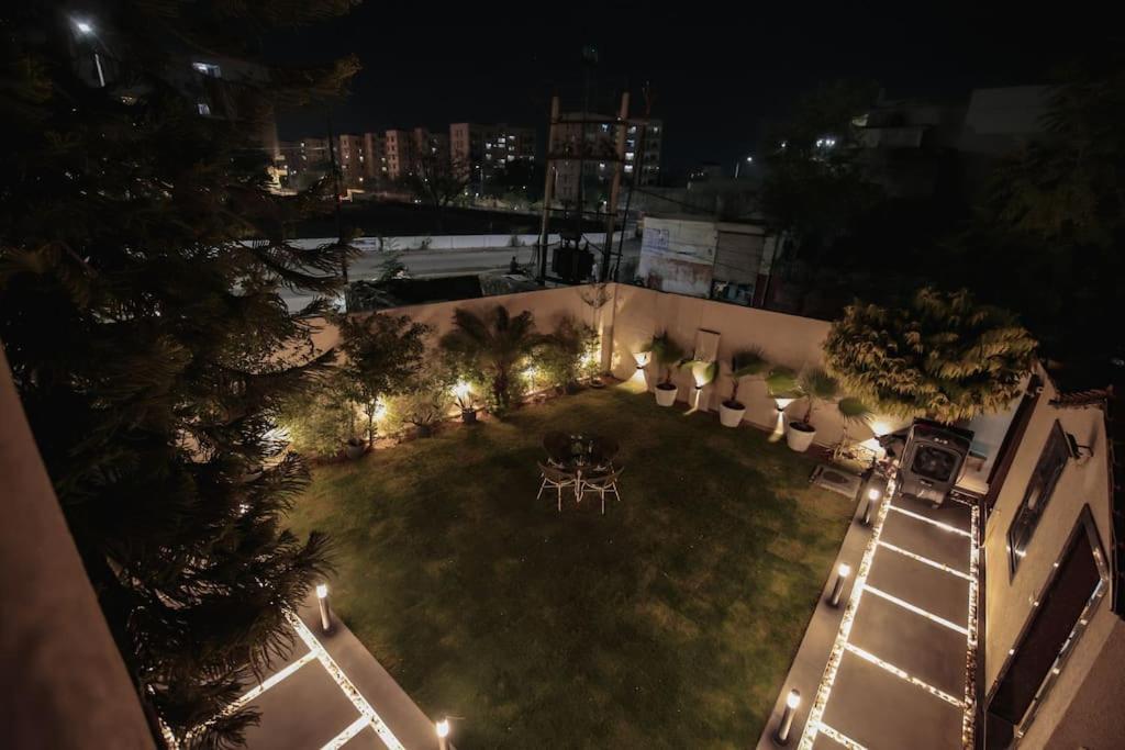 Saiba Outhouse- 4 Bed Room- Pool- Theatre- Partyhall- Garden & Terrace Sitting Area Jaipur Ngoại thất bức ảnh